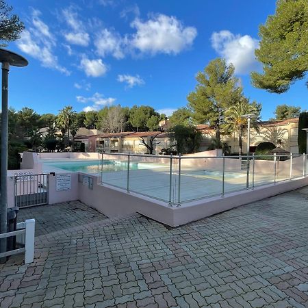 Studio Climatise Piscine Et Proche Plage Sanary-sur-Mer Luaran gambar